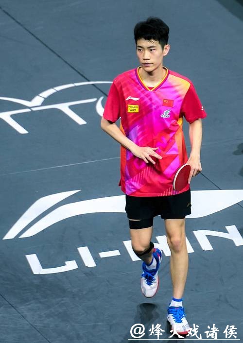 乒乓球亚洲杯:陈俊菘3-2苦战险胜 向鹏3-1逆转 乒乓球亚洲杯:陈俊菘3-2苦战险胜 向鹏3-1逆转