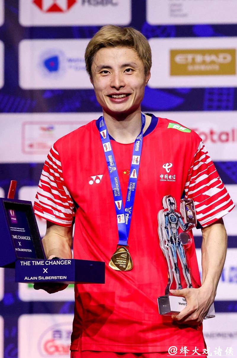 石宇奇荣膺世界羽联年度最佳男单运动员 石宇奇荣膺世界羽联年度最佳男单运动员