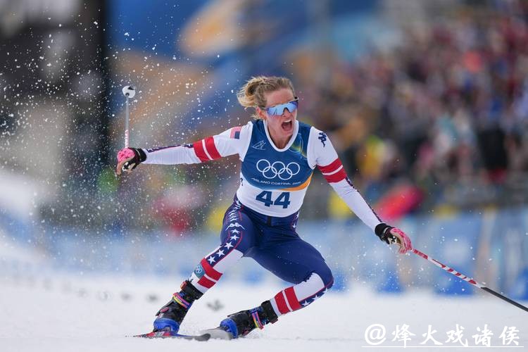 越野滑雪女子10公里自由技术间隔出发 卡尔松夺冠